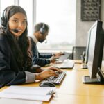 Découvrez comment choisir les meilleurs écouteurs, casques ou enceintes en 2025 selon vos besoins : qualité sonore, autonomie, usage quotidien