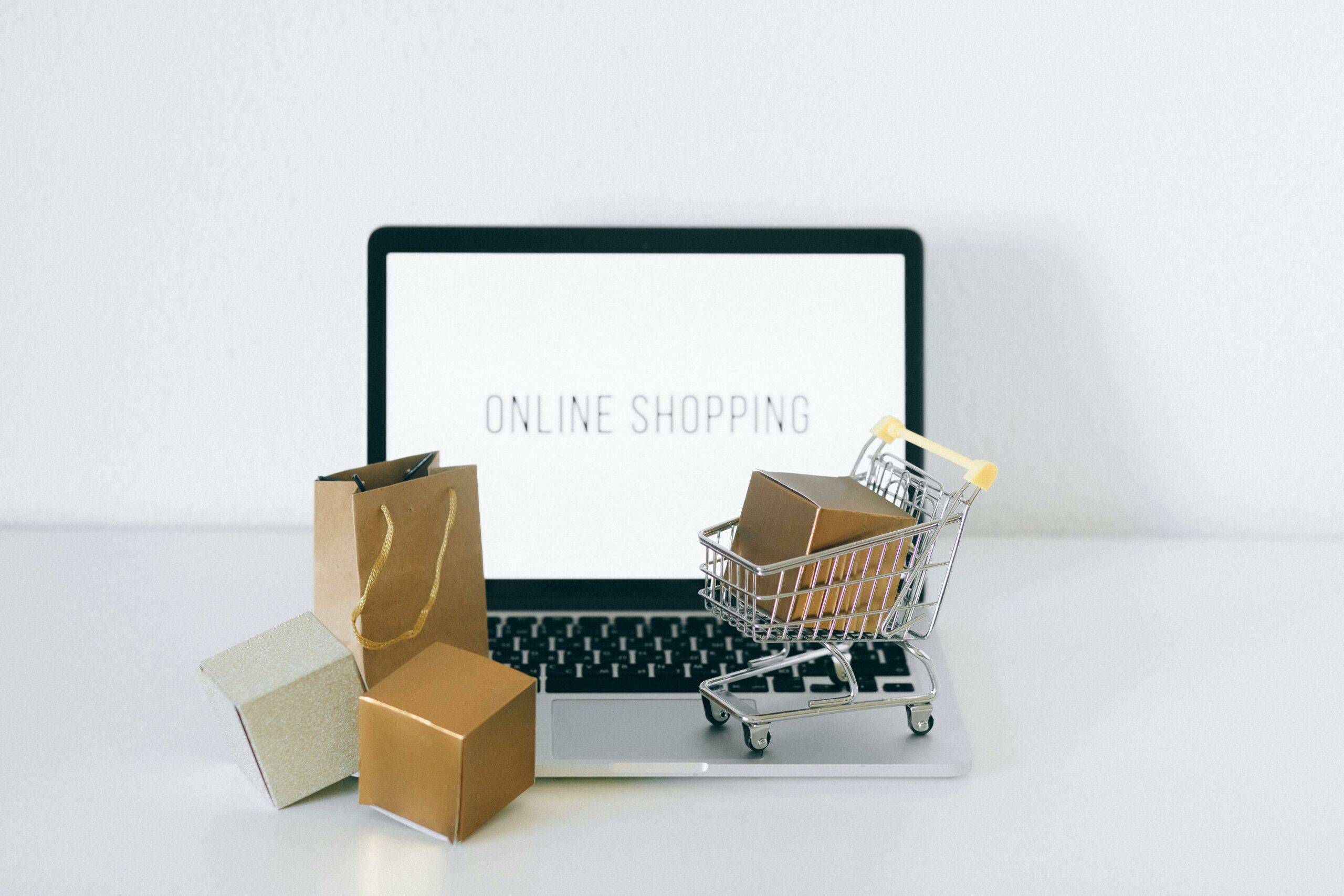 Nos engagements Un stock permanent, des produits disponibles